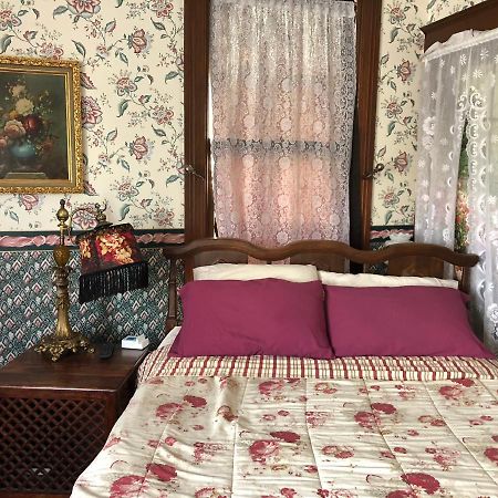 Near The Pier Hotel Астория Екстериор снимка